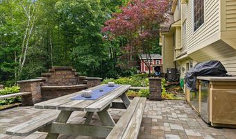 43 Darling Parke Dr, Bangor, ME 04401
