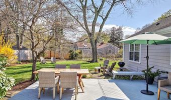 25 Belton Dr, Barrington, RI 02806