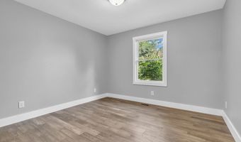 6686 Woodcrest Dr, Avon, IN 46123