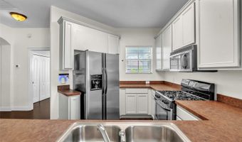 6927 SURREY HILL Pl, Apollo Beach, FL 33572