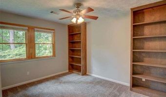639 Lakeshore Dr, Berkeley Lake, GA 30096