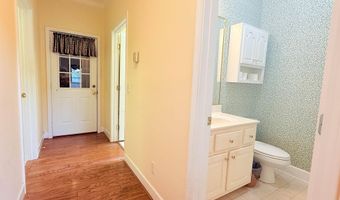 1014 Crestwood Dr, Albertville, AL 35950