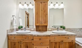 60836 Yellow Leaf St, Bend, OR 97702