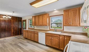 868 Oakwood Dr, Anoka, MN 55303