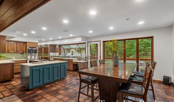 410 Greentree Ln NE, Ada, MI 49301