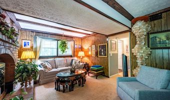911 BENCHMARK Dr, Albany, GA 31721
