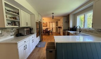 1550 W GOLDENGATE Dr, Addison, IL 60101
