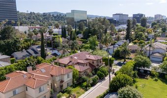 15850 Seville Ln, Encino, CA 91436