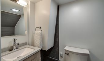 151 Lakewood Blvd, Madison, WI 53704