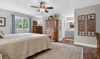 1009 Dutch Mill Dr, Ballwin, MO 63011