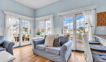 221 Magnolia Dr, Bayville, NJ 08721