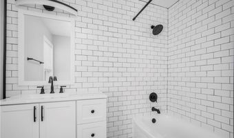 92 Spring St, Lincoln, RI 02838