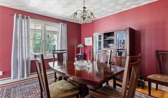 55 Little Pond County Rd, Cumberland, RI 02864