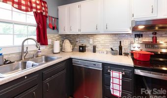 405 Southway Garden Rd, Arden, NC 28704