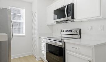 904 Wentworth Ct, Alpharetta, GA 30022
