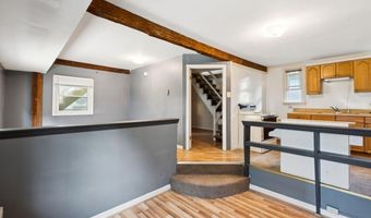 56 Chapel St, Augusta, ME 04330