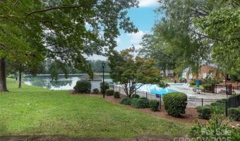 8356 Meadow Lakes Dr, Charlotte, NC 28210