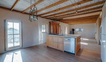 26 La Canada Rd, Arroyo Seco, NM 87514