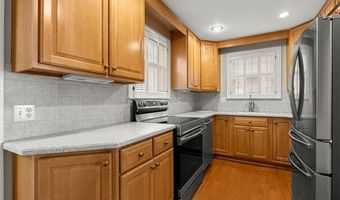 15264 Harrison Ave, Allen Park, MI 48101