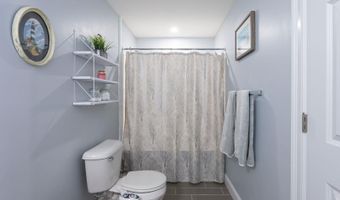 58 Granite Ln, Chester, NH 03036