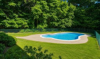 63 N Mountain Rd, Brookfield, CT 06804