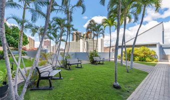 3045 Ala Napuaa Pl 710, Honolulu, HI 96818