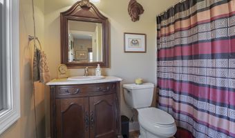 197 St. Andrews Dr, Barboursville, WV 25504