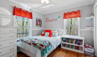 8 Alexander Chapel Dr, Asheville, NC 28804