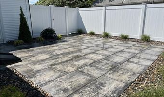 55 Brookfield Dr, Cranston, RI 02920