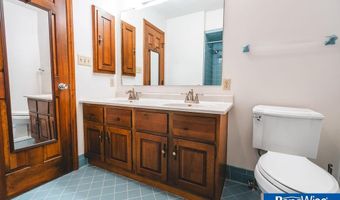 2105 N St St, Aurora, NE 68818