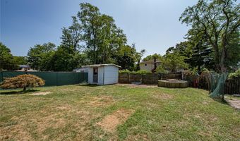 8 Williams Ave, Amityville, NY 11701