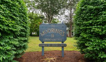 22 College St APT 3, Clinton, CT 06413