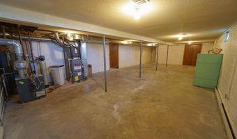 101 Hilltop Dr, Ackley, IA 50601