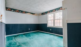 65 Village Hill Ln, North Kingstown, RI 02852