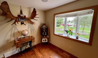 1726 Arthurs Ct, Aberdeen, SD 57401