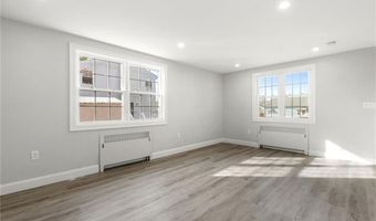 11 Hornbine St, Cranston, RI 02919