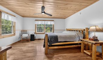 625 Mcgrath Pond Rd, Belgrade, ME 04917