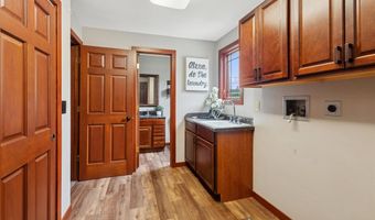 1331 N BRIARCLIFF Dr, Appleton, WI 54915
