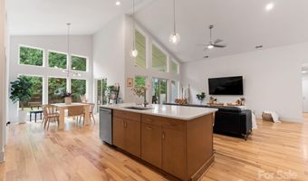 3931 Belshire Ln, Charlotte, NC 28205