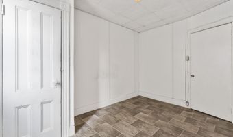 20 E 31st St, Bayonne, NJ 07002