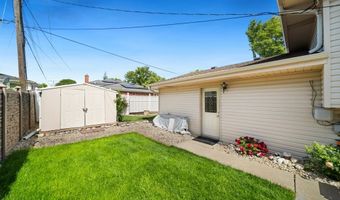 365 W Myrick Ave, Addison, IL 60101