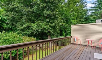 140 Pine Glen Dr, East Greenwich, RI 02818