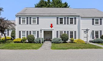 64 Colonial Vlg, Falmouth, ME 04105