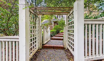 812 Diamond Dr, Arcata, CA 95521