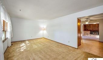 1614 Gateway Dr, Albert Lea, MN 56007