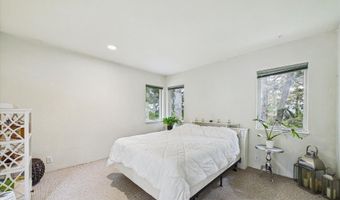 444 Tanglewood Rd, Arcata, CA 95521