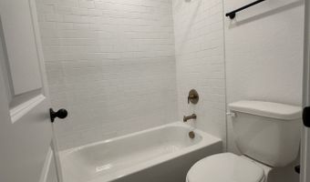 182 Peeps Ct, Adkins, TX 78101