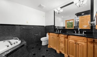 1017 E Red Oak St, Addison, IL 60101