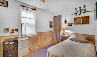 115 S Quigley Ave, Beverly Shores, IN 46301