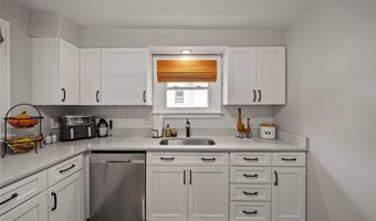 1207 Emma Ave, Des Moines, IA 50315